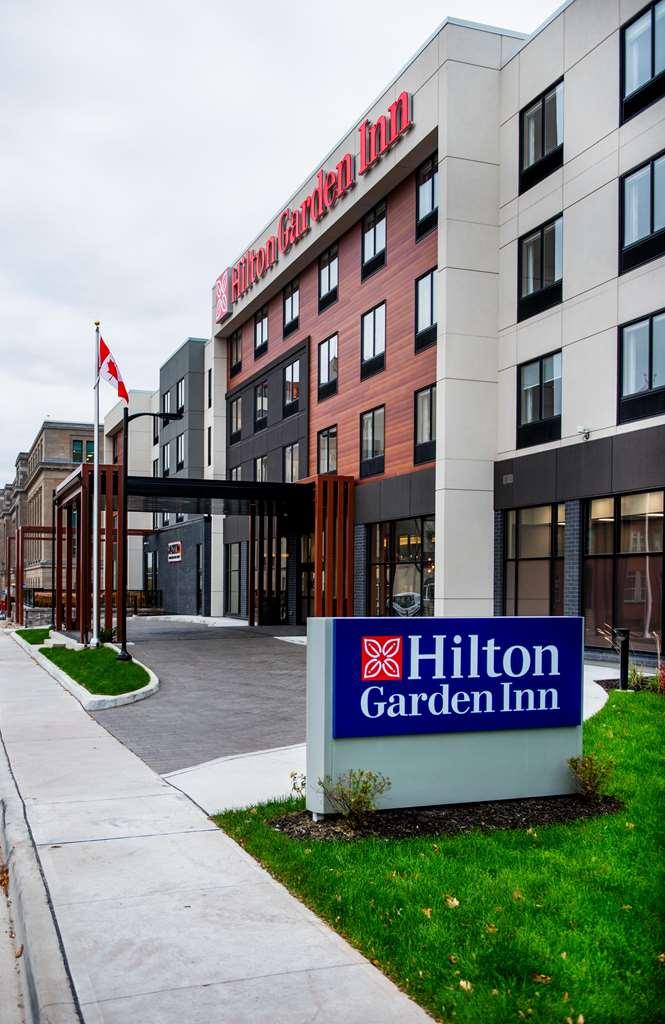 Hilton Garden Inn Moncton Downtown, Nb Экстерьер фото