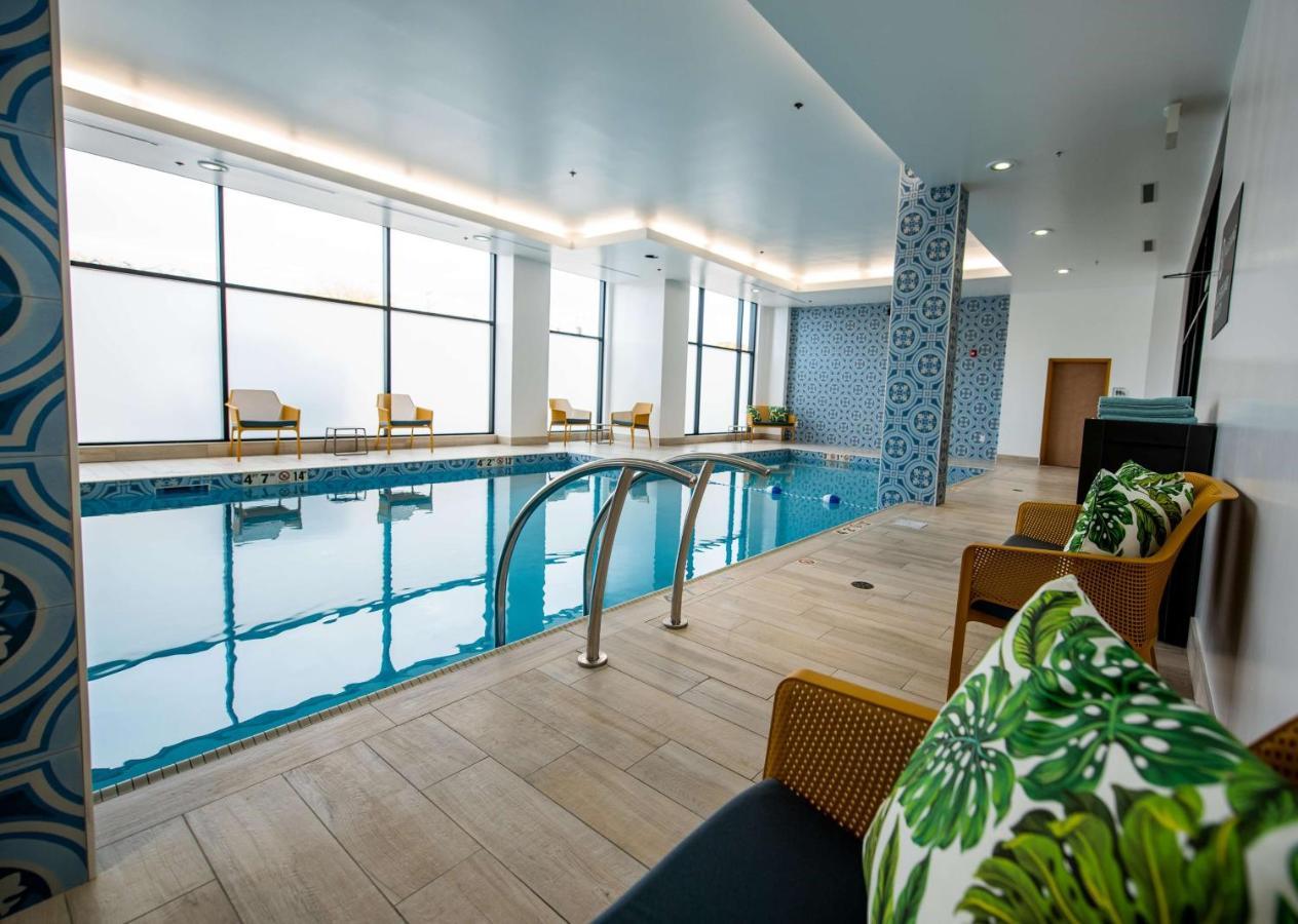 Hilton Garden Inn Moncton Downtown, Nb Экстерьер фото