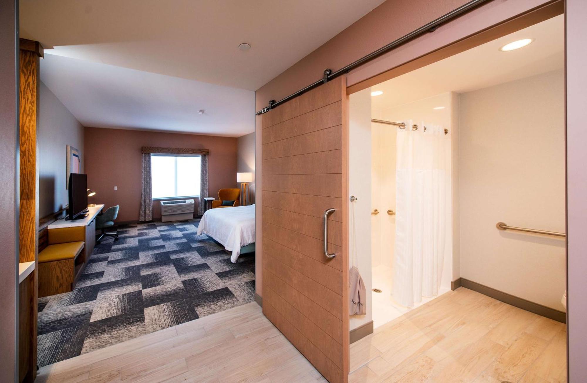 Hilton Garden Inn Moncton Downtown, Nb Экстерьер фото