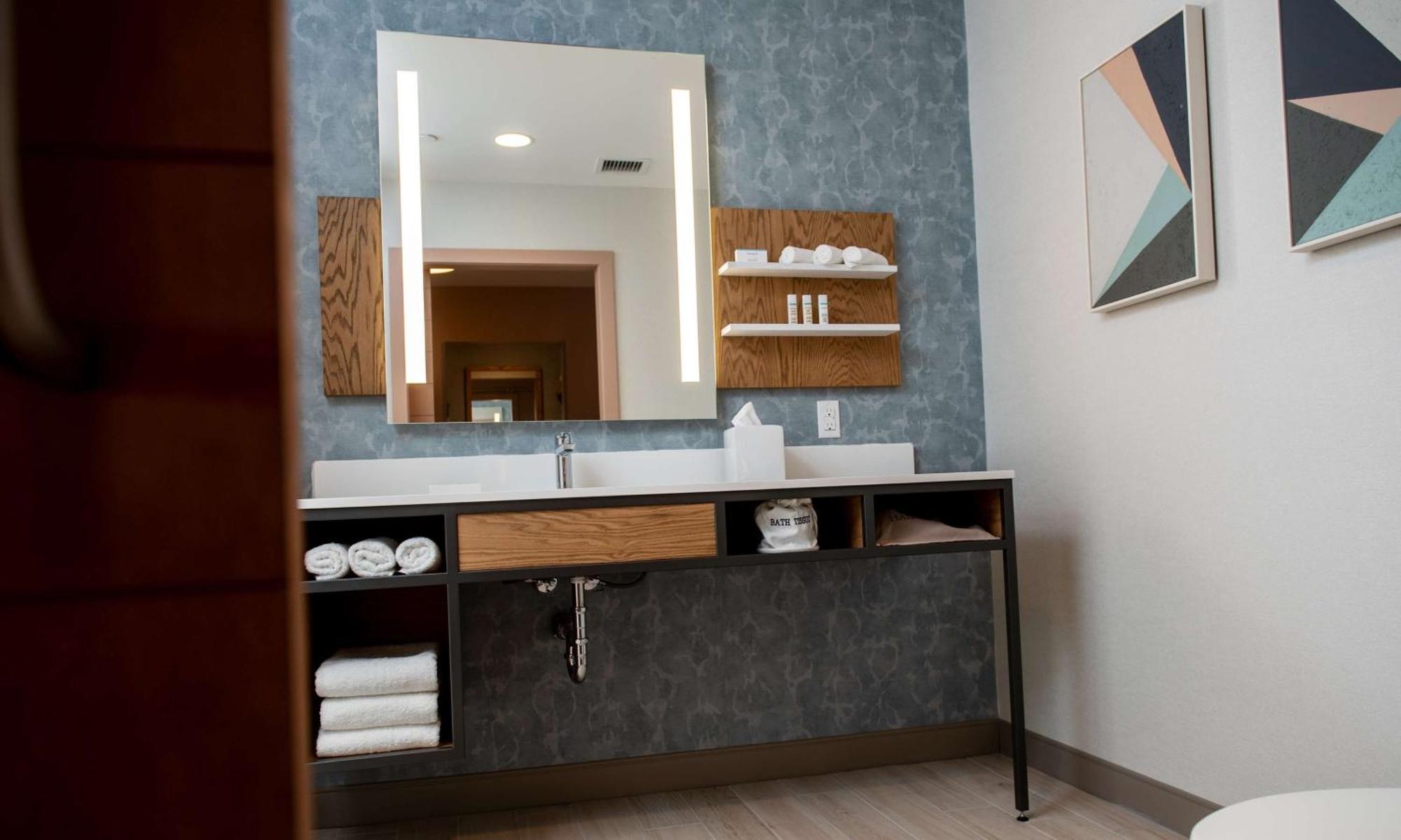 Hilton Garden Inn Moncton Downtown, Nb Экстерьер фото
