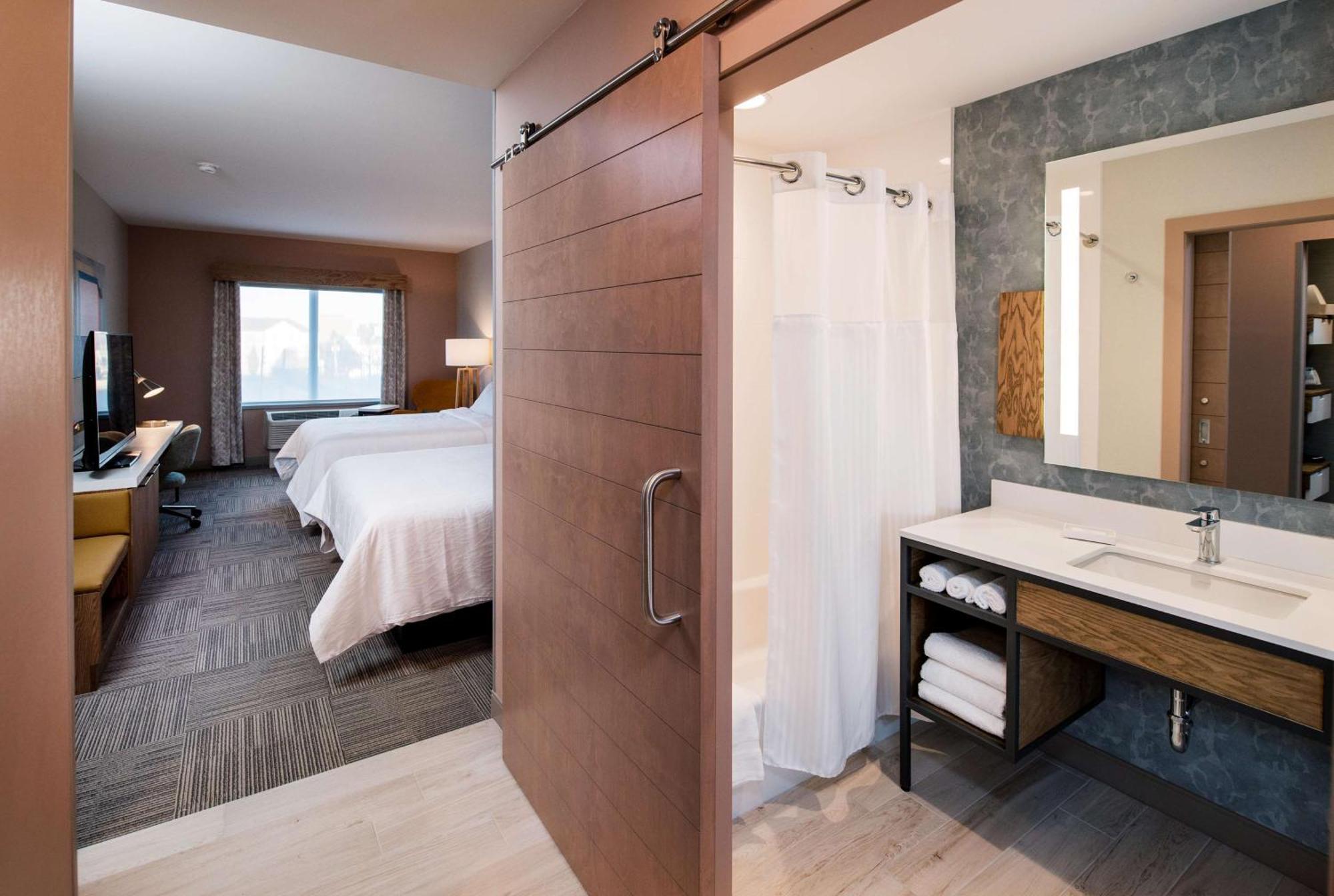 Hilton Garden Inn Moncton Downtown, Nb Экстерьер фото