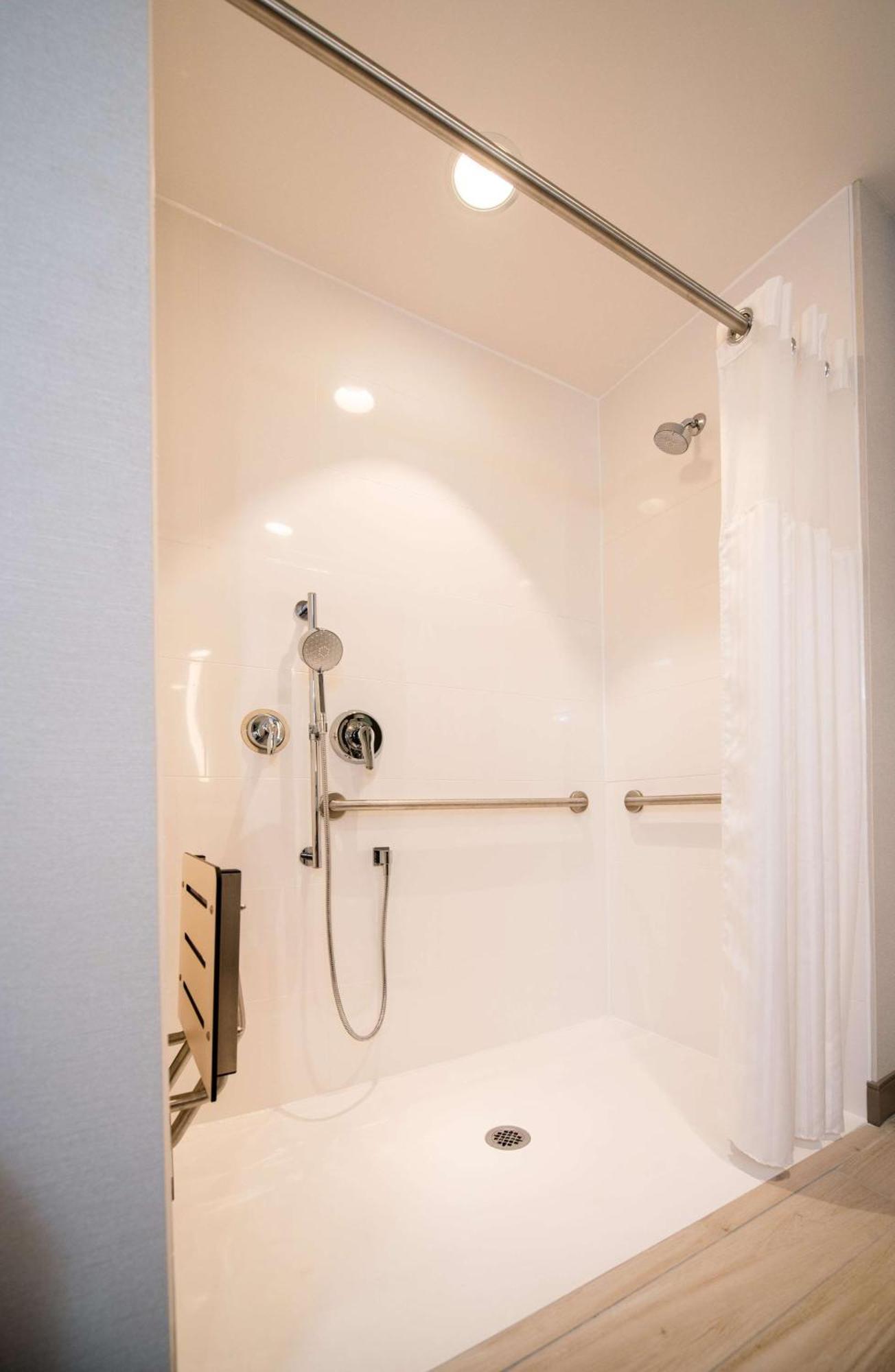 Hilton Garden Inn Moncton Downtown, Nb Экстерьер фото