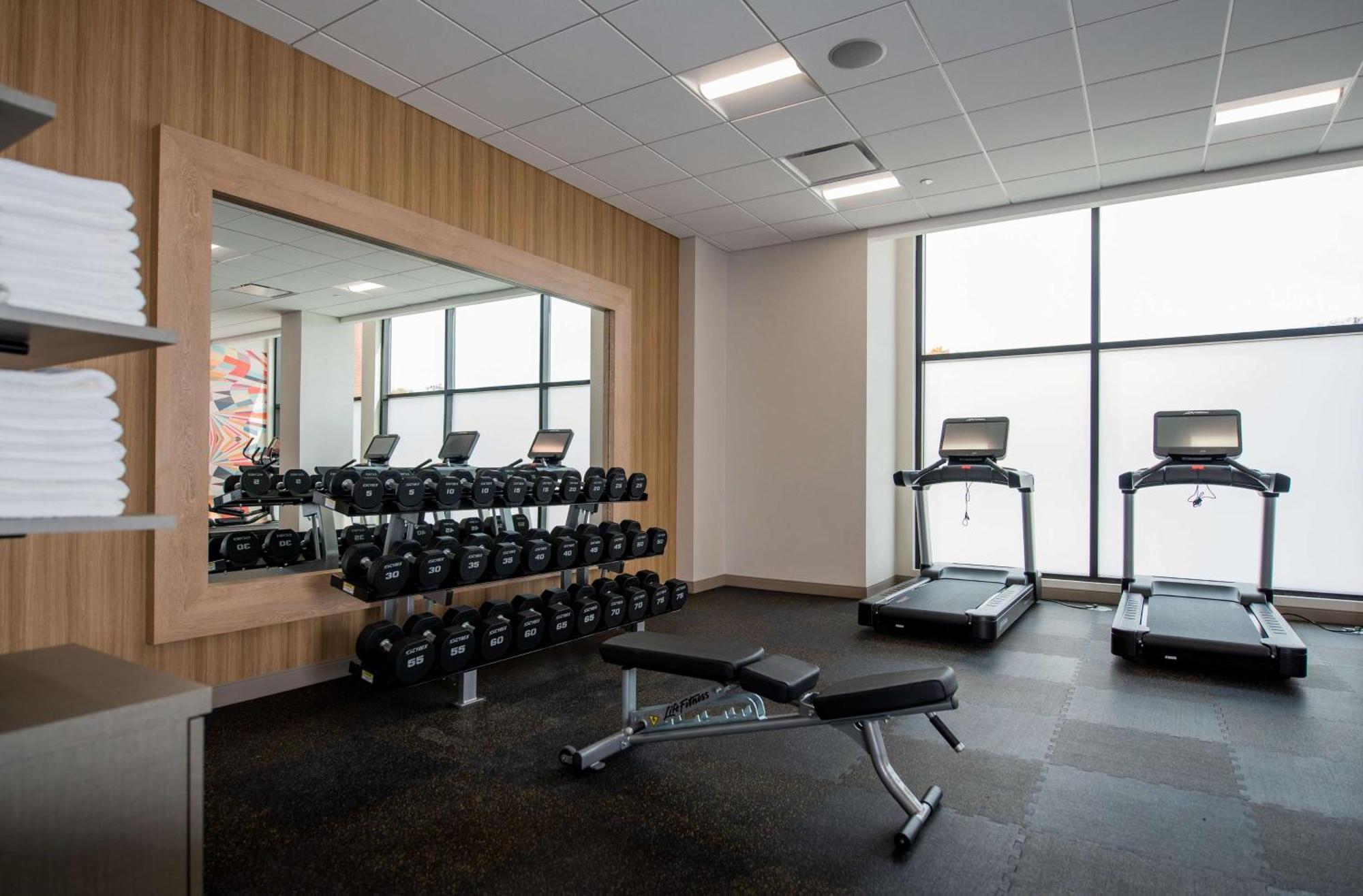 Hilton Garden Inn Moncton Downtown, Nb Экстерьер фото
